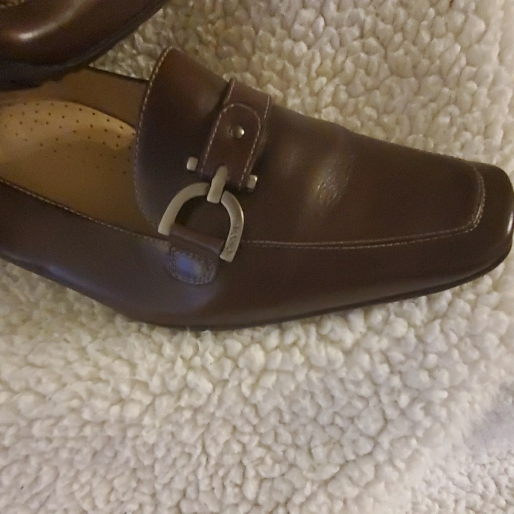 Shoes - Picture 2 of 3